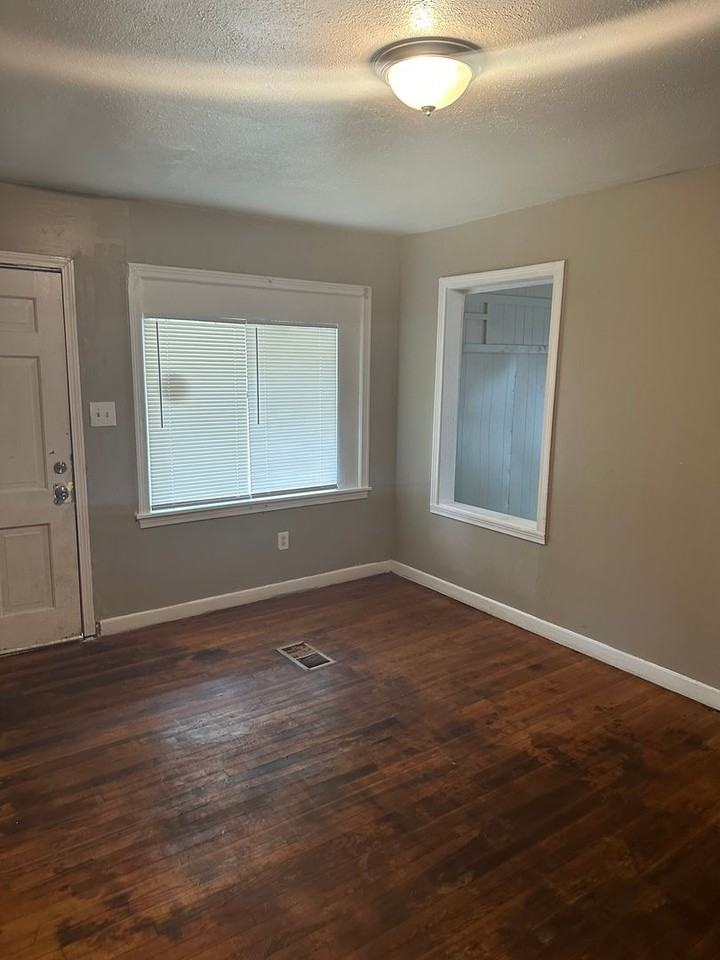 3613 Southland Dr - Photo 4 of 9