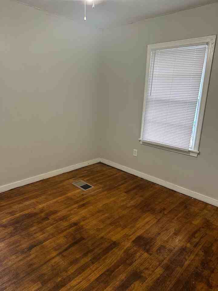 3613 Southland Dr - Photo 5 of 9
