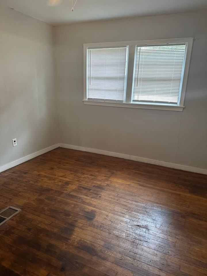 3613 Southland Dr - Photo 7 of 9