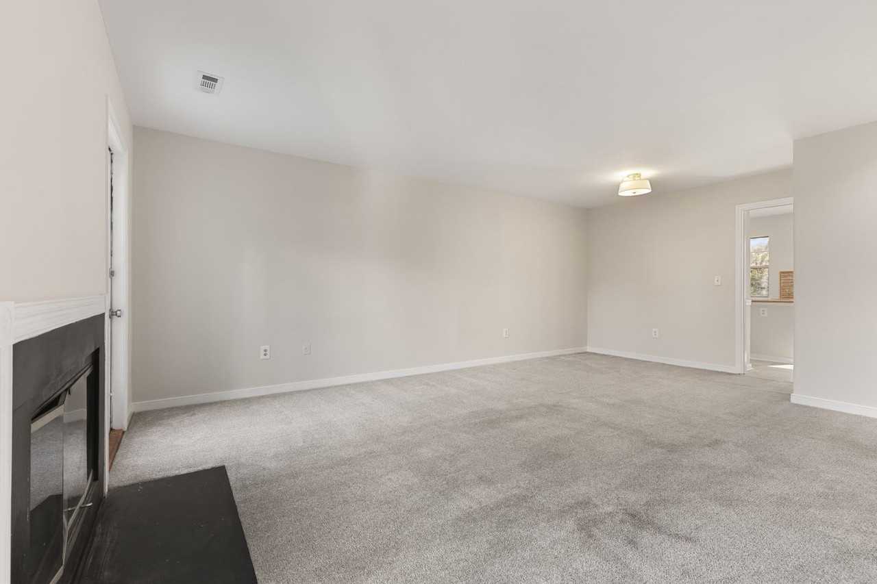 12 Edgewood Green Court - Photo 4 of 27