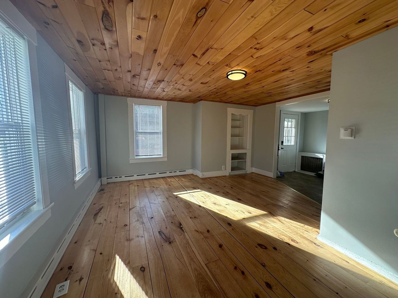 196 N Main St - Photo 4 of 10