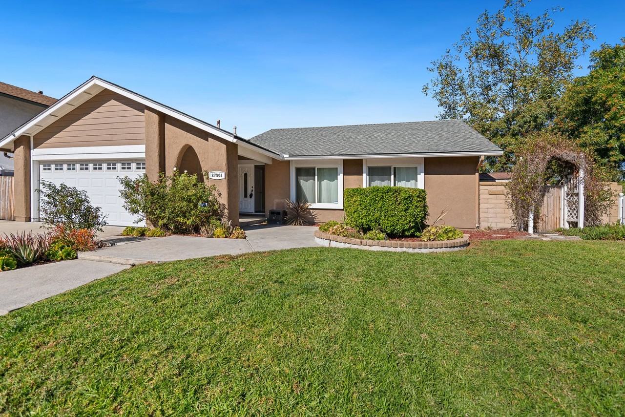 27901 Perales - Photo 2 of 14