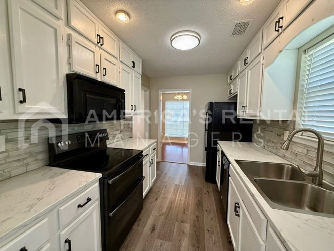 4627 Lakes Edge Cv - Photo 7 of 32