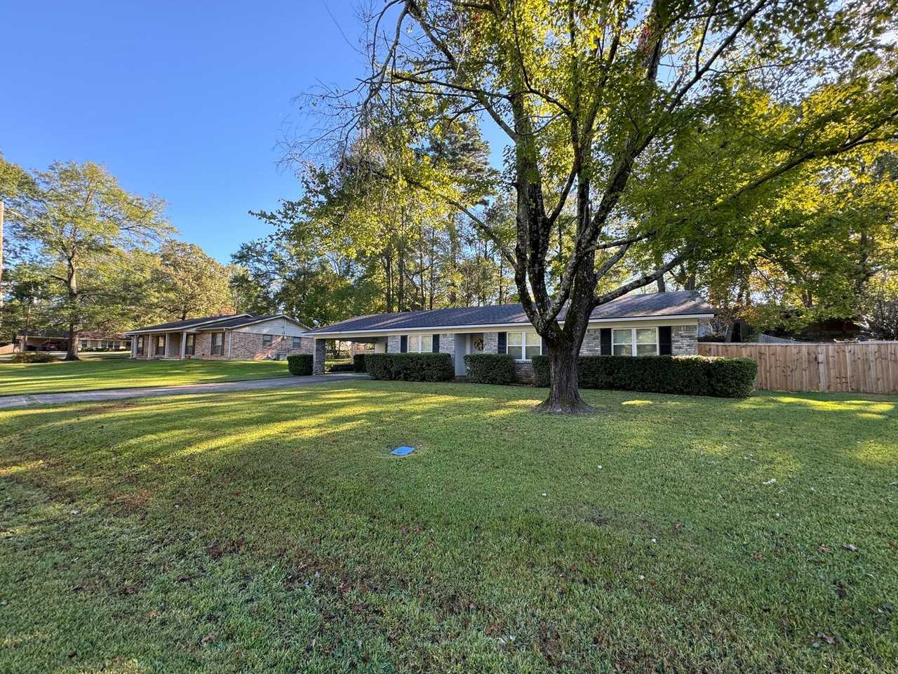 311 Murray Ln - Photo 2 of 21