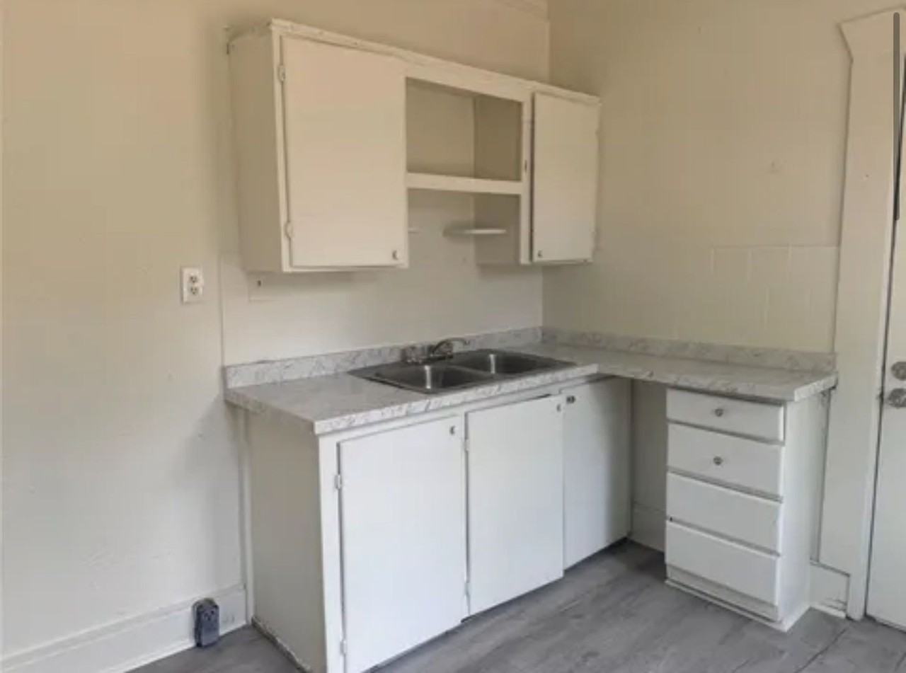 2900 Lakeshore Dr - Photo 3 of 14