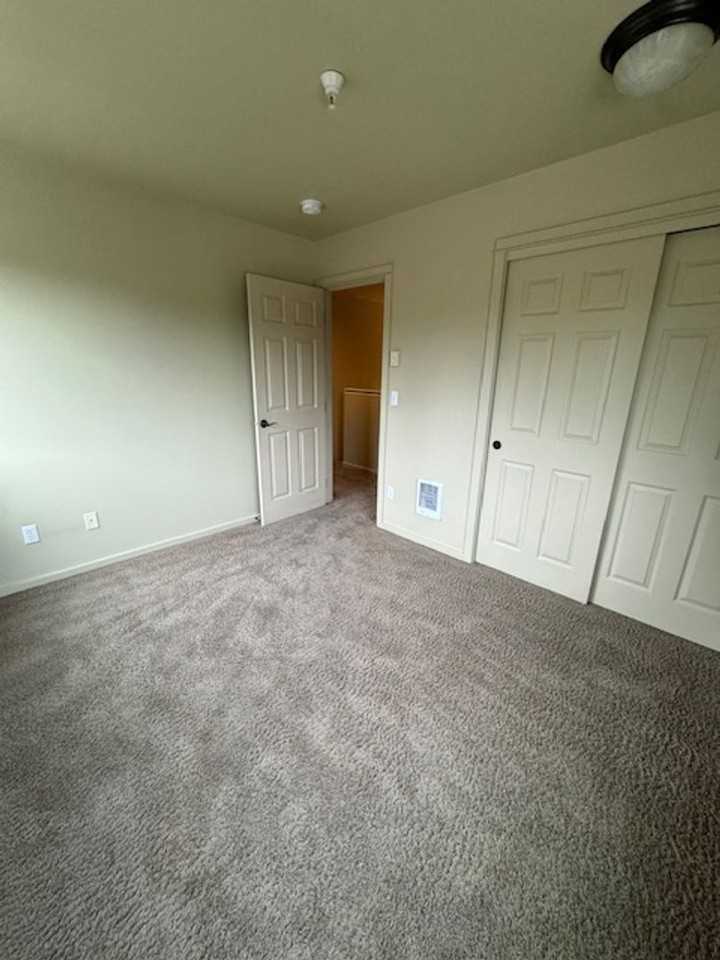 1949 Northwest Monterey Pines Drive #6 - Photo 7 of 11