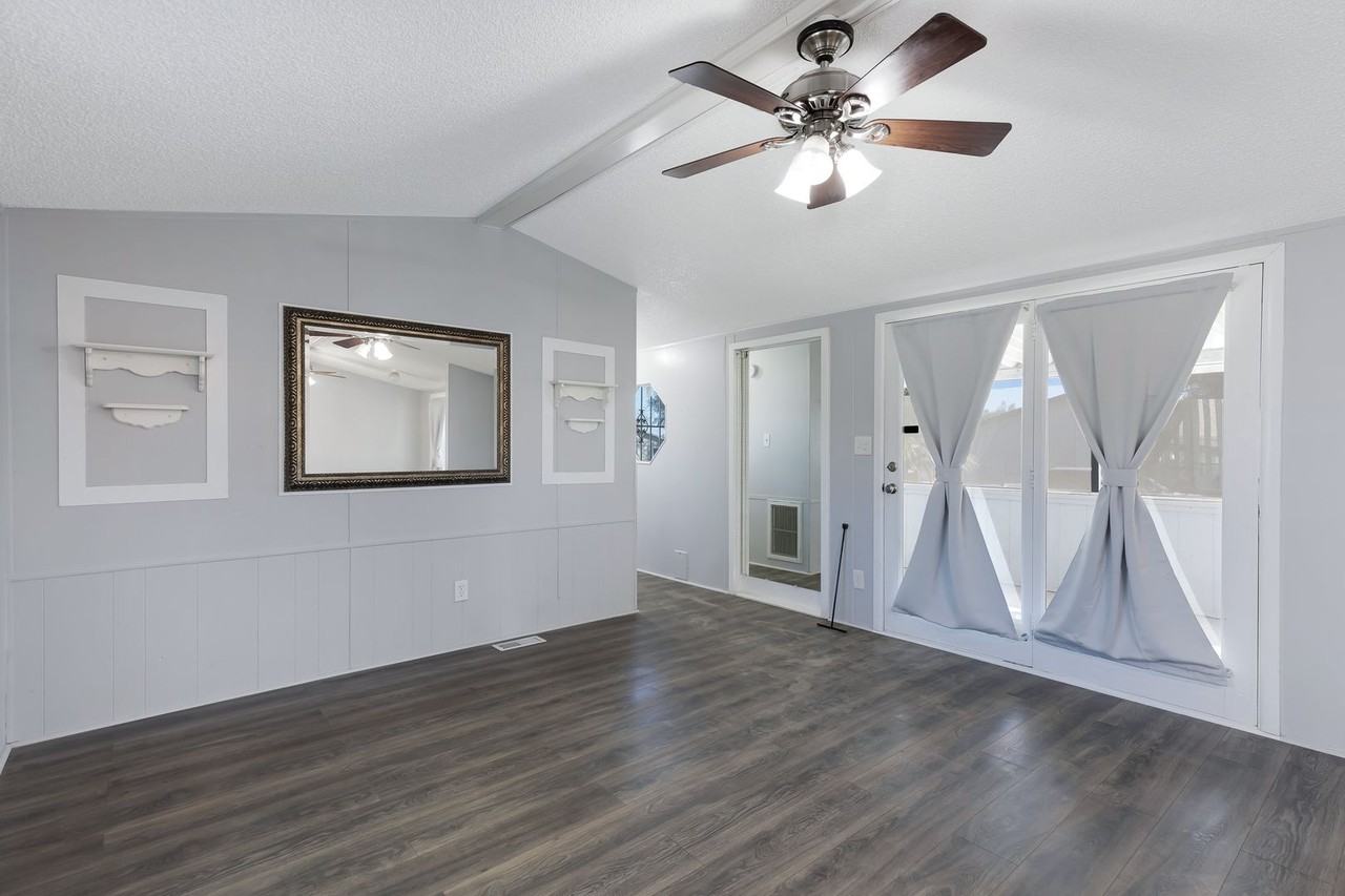 755 W Dewey Ave - Photo 3 of 26