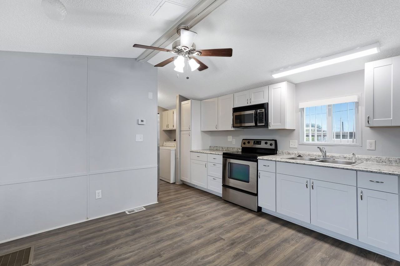 755 W Dewey Ave - Photo 4 of 26