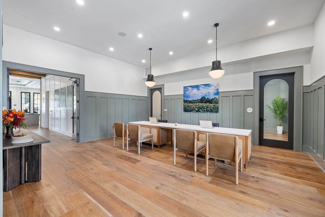 Flora Carnes Crossroads - Photo 3 of 50