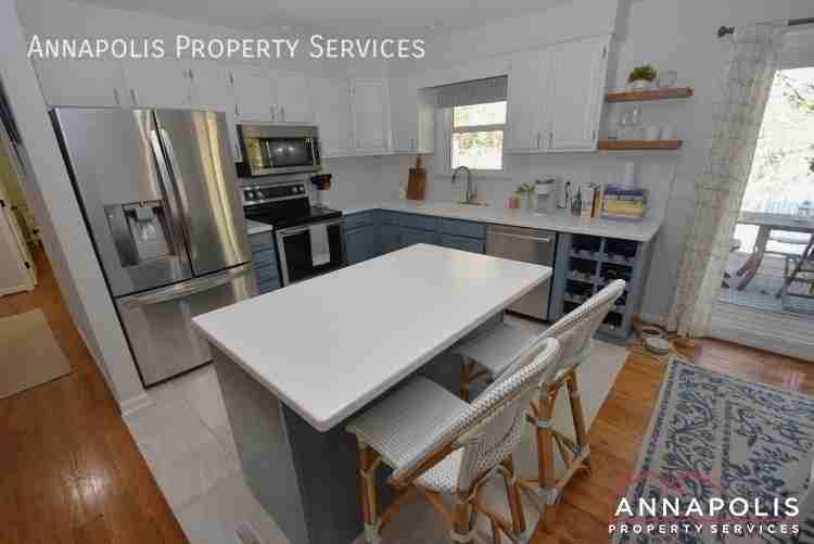 1050 Sun Valley Dr - Photo 2 of 32