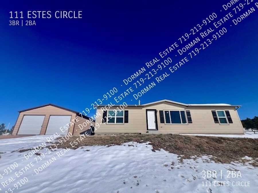 111 Estes Cir - Photo 2 of 32