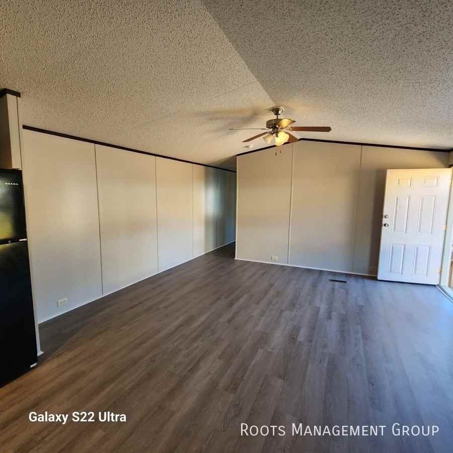 102 Spring View Ct #18 - Photo 3 of 17