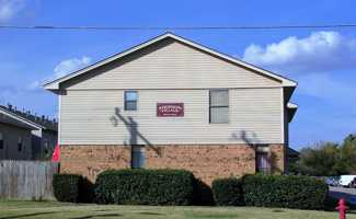 featured image of 1901 E Lindsey St