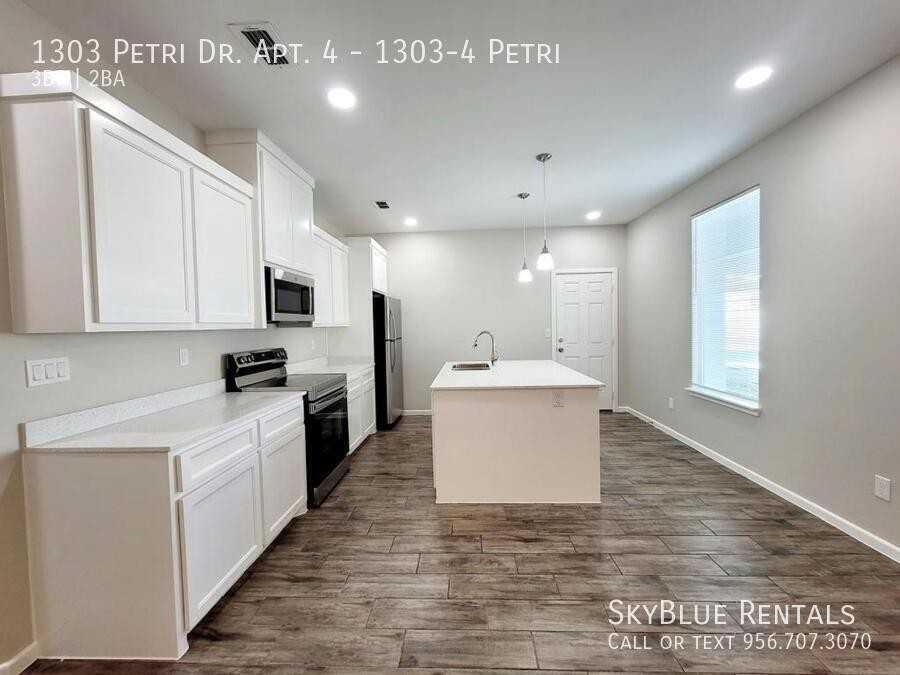 1303 Petri Dr Unit 4 - Photo 2 of 22