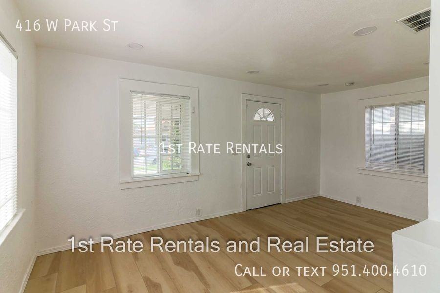 416 W Park St - Photo 3 of 11