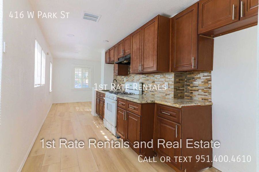 416 W Park St - Photo 5 of 11