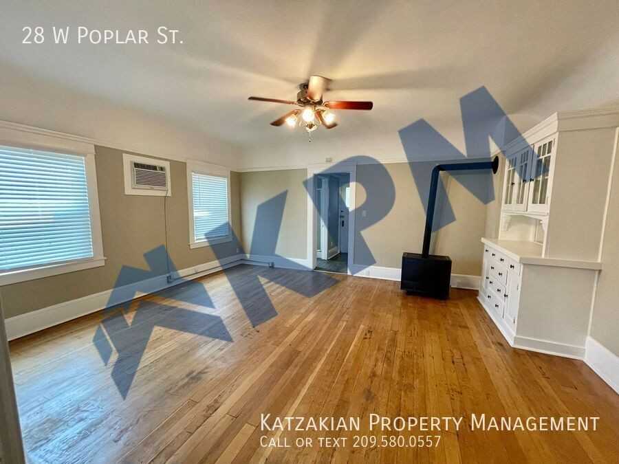 28 W Poplar St - Photo 3 of 12