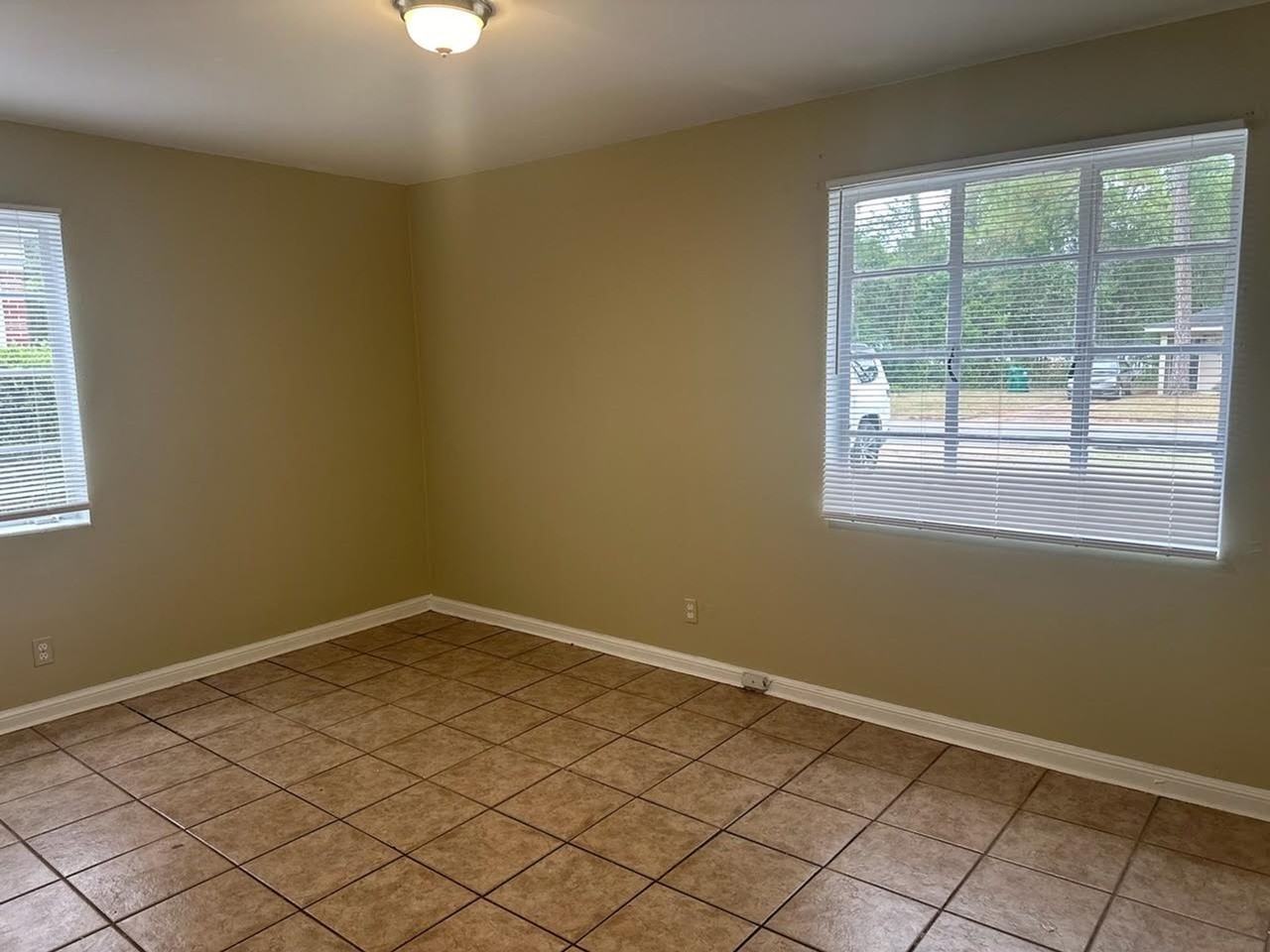 513 Lucille Street - Photo 3 of 8