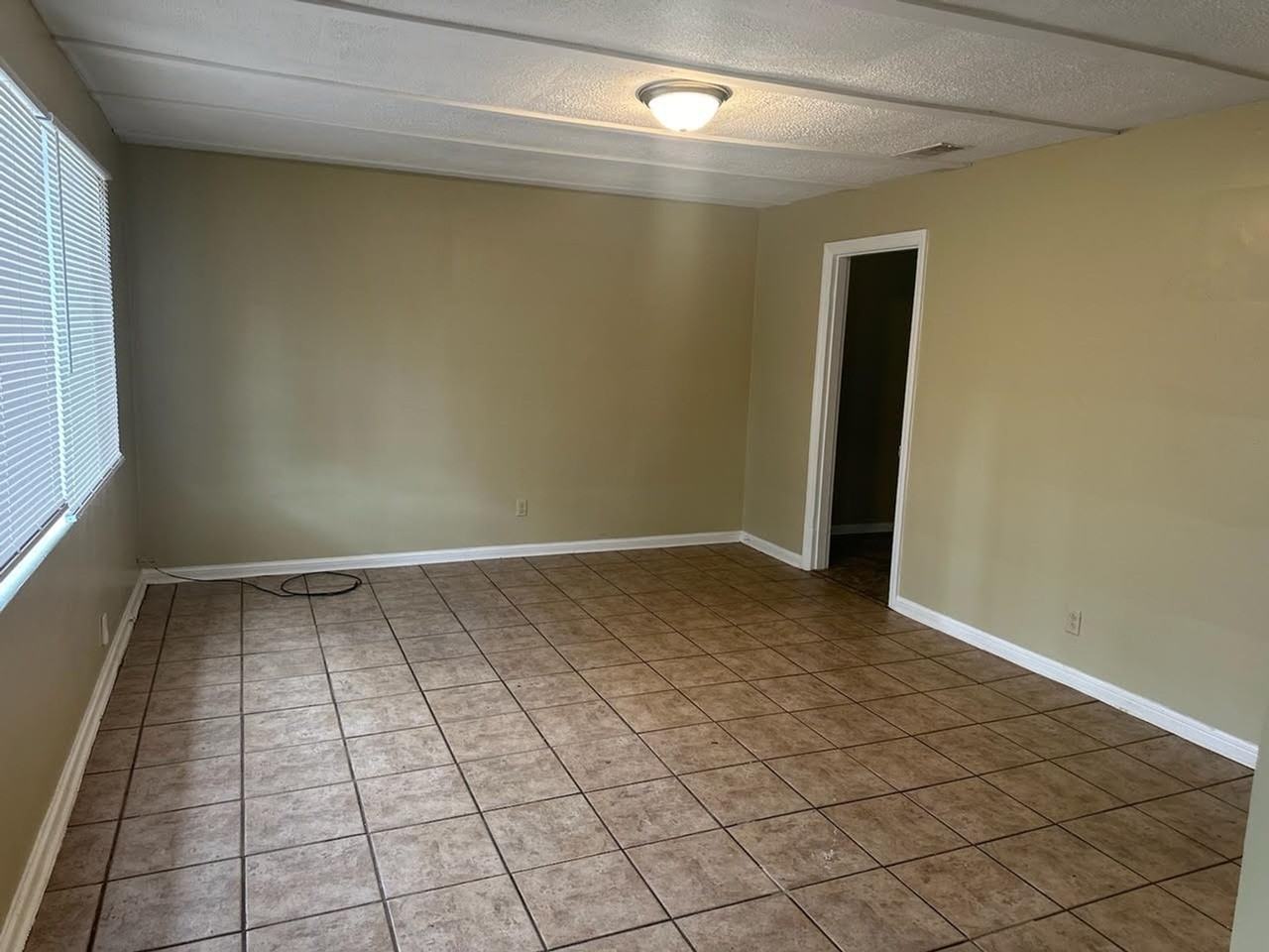 513 Lucille Street - Photo 5 of 8