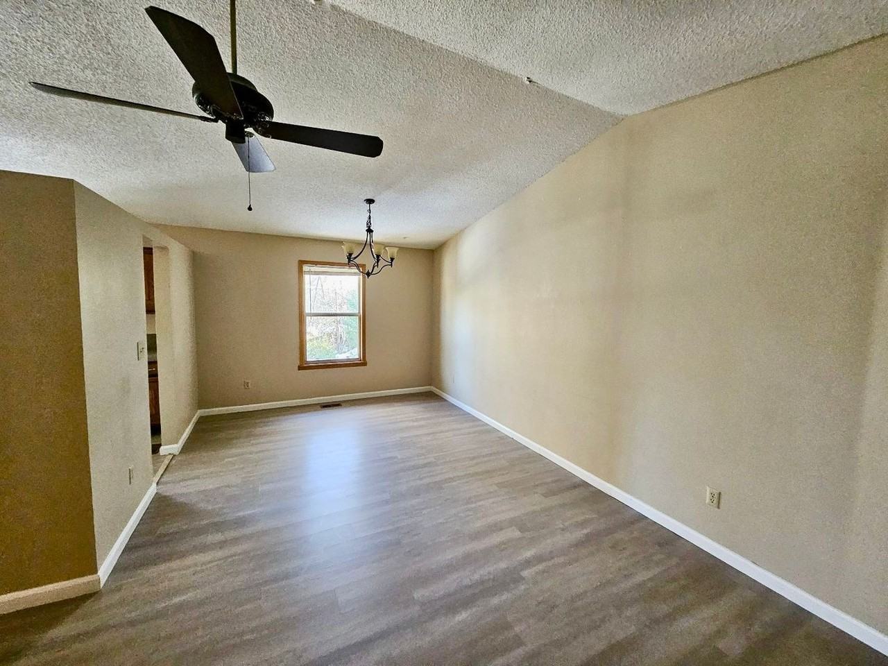 6373 Pulpit Rock Dr - Photo 3 of 21