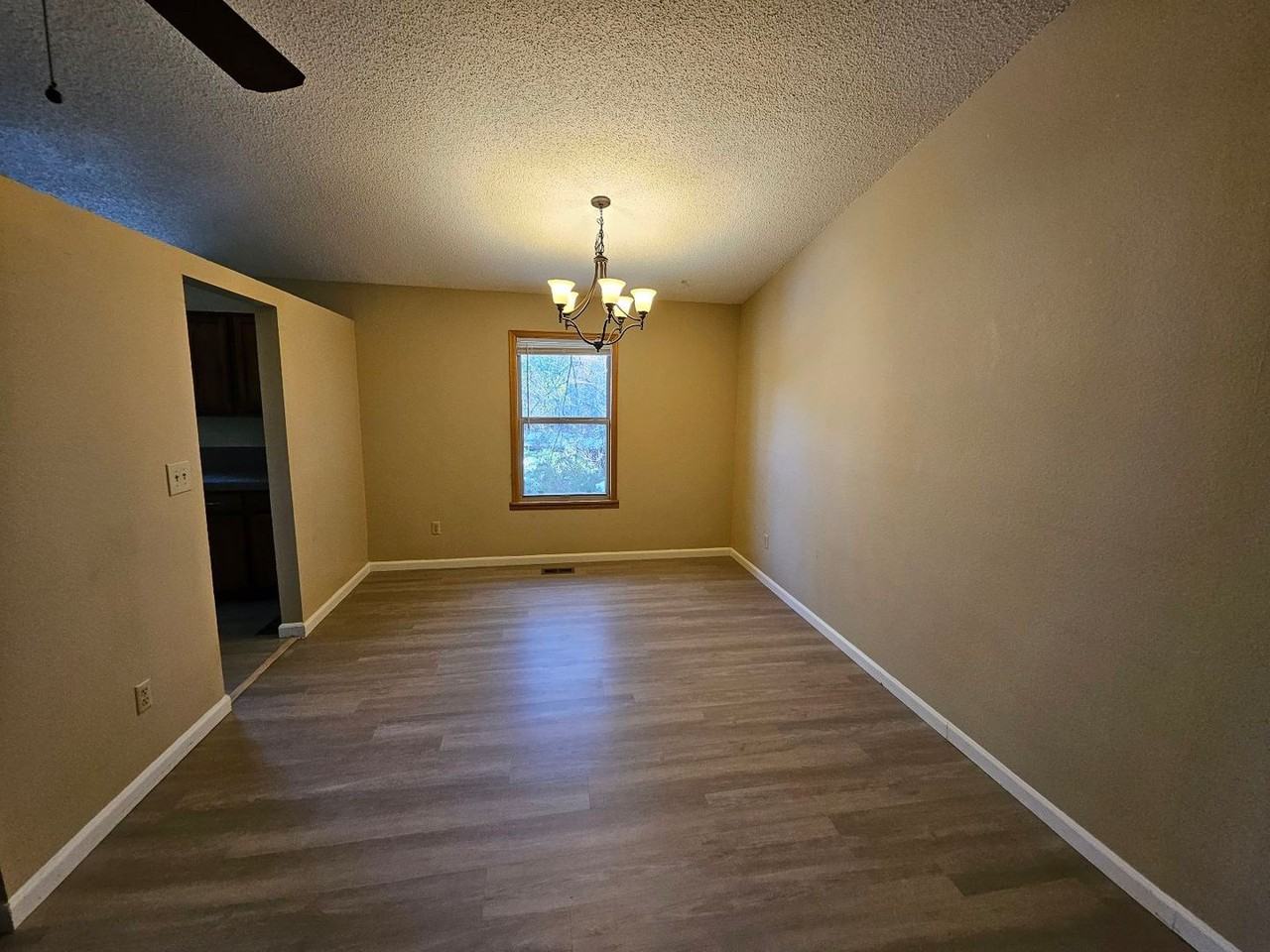 6373 Pulpit Rock Dr - Photo 4 of 21