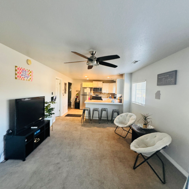 546 E Delno Dr - Photo 7 of 9