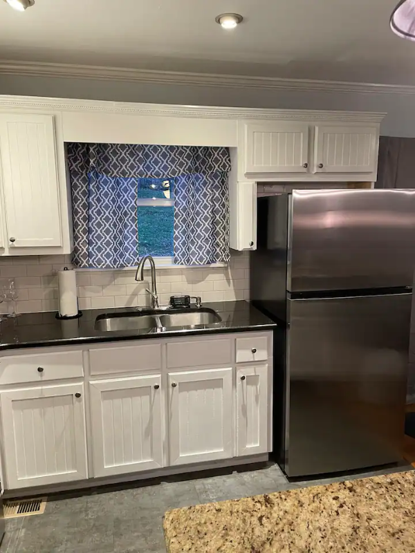 183 Lakeside Dr - Photo 3 of 12