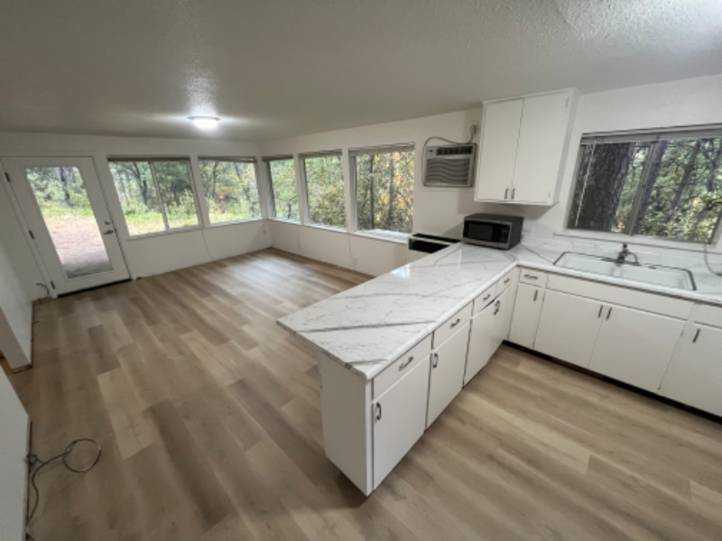 1860 Point View Dr #3 - Photo 2 of 20