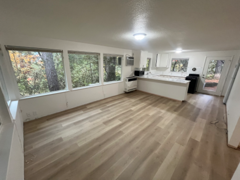1860 Point View Dr #3 - Photo 3 of 20