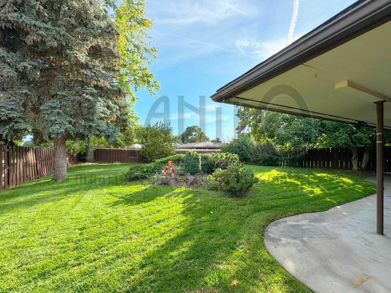 E Dean Avenue Duplex - Photo 3 of 5