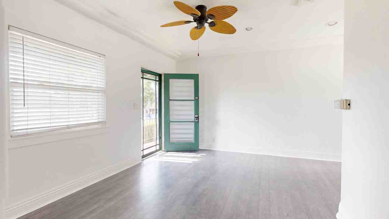 215 D Ave - Photo 4 of 12