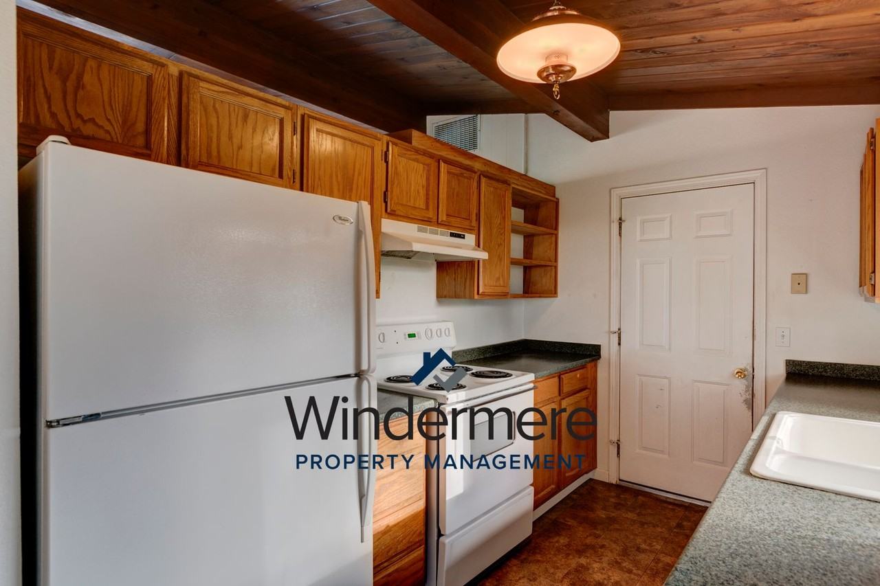 1641 Ne 11th Ave - Photo 3 of 21