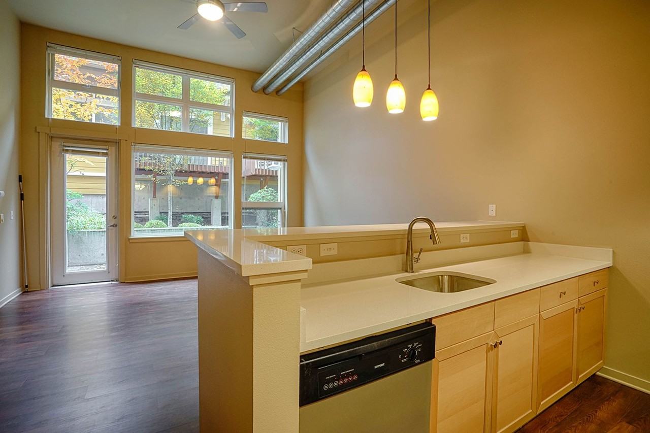 Saxe Apartments - Photo 3 of 50