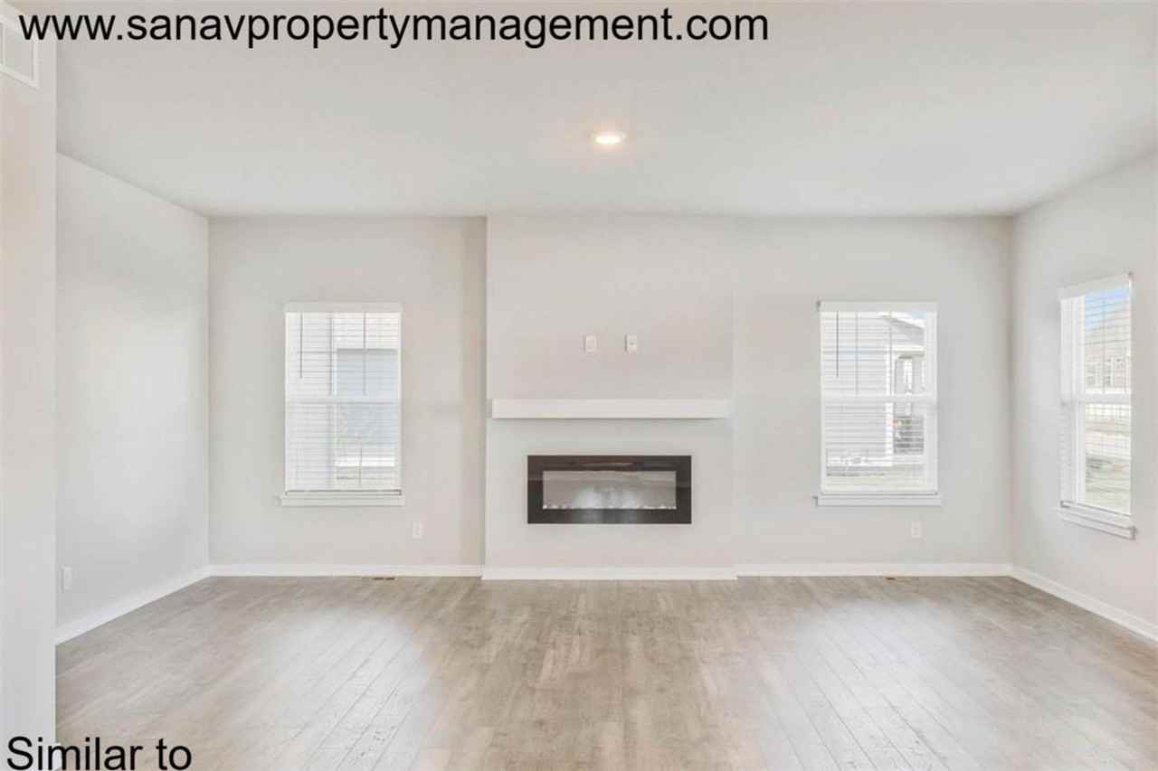 2314 Sw Plaza Pkwy - Photo 3 of 15