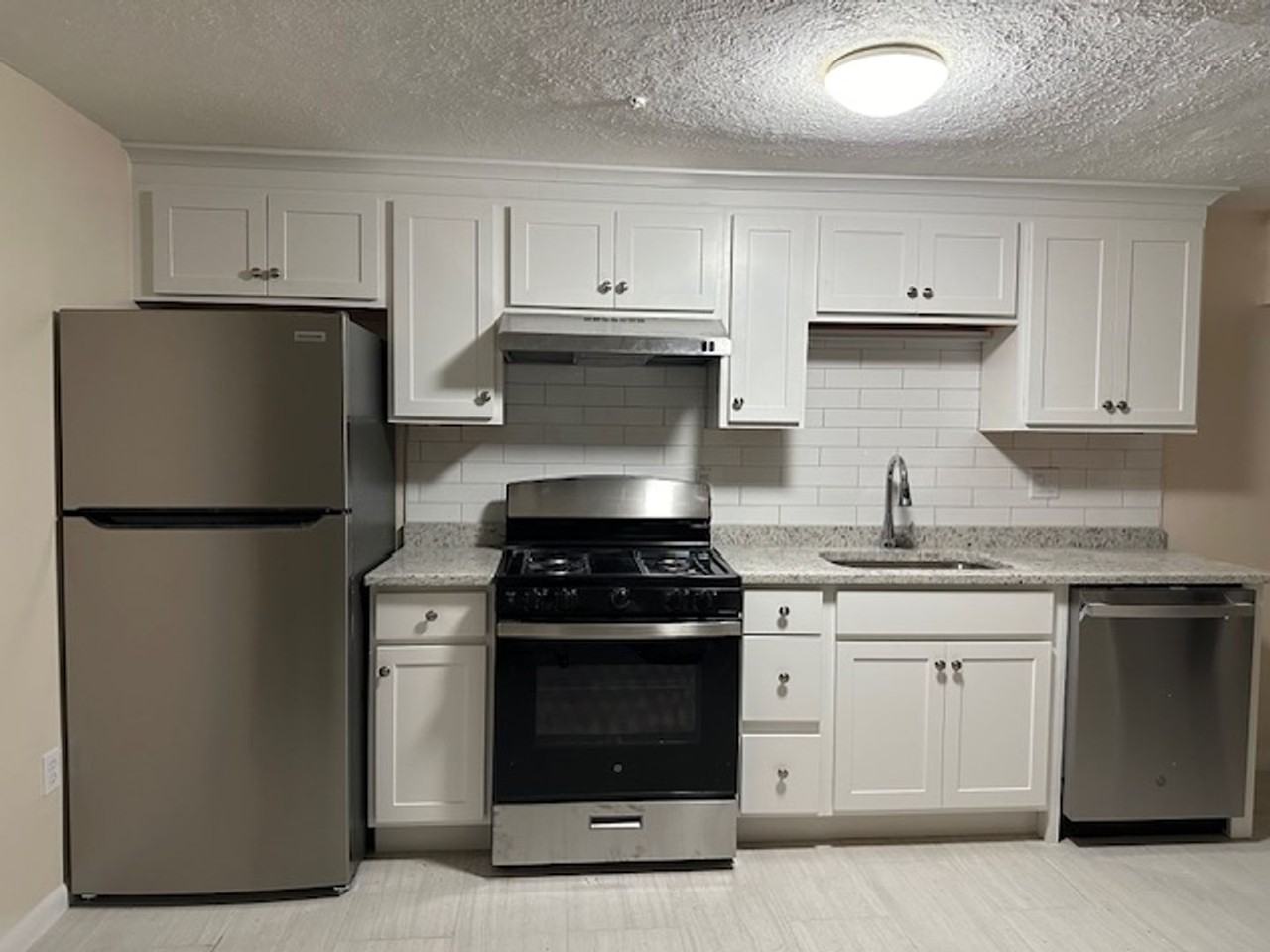 362 Centre St - Photo 6 of 10
