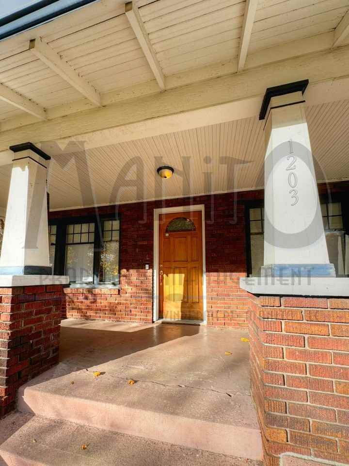 1203 E Mission Avenue - Photo 3 of 3