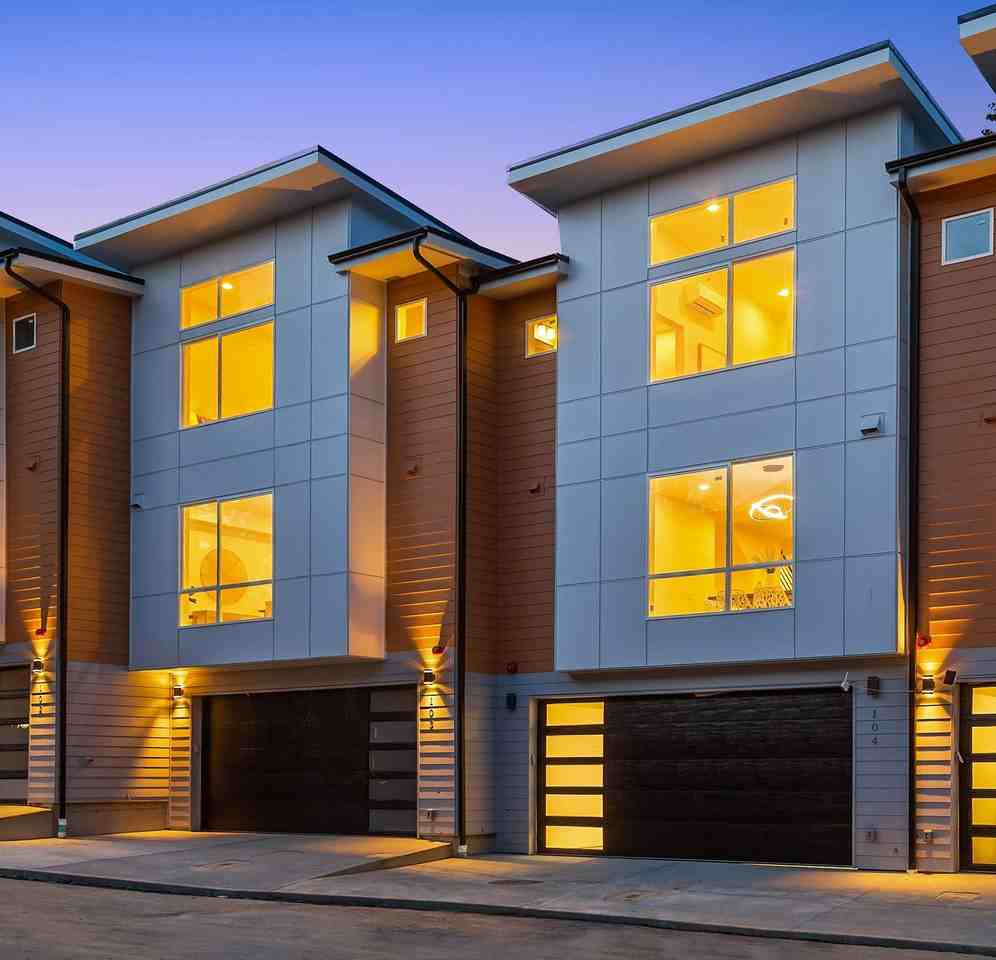 Hiatt Park Townhomes - Photo 5 of 6