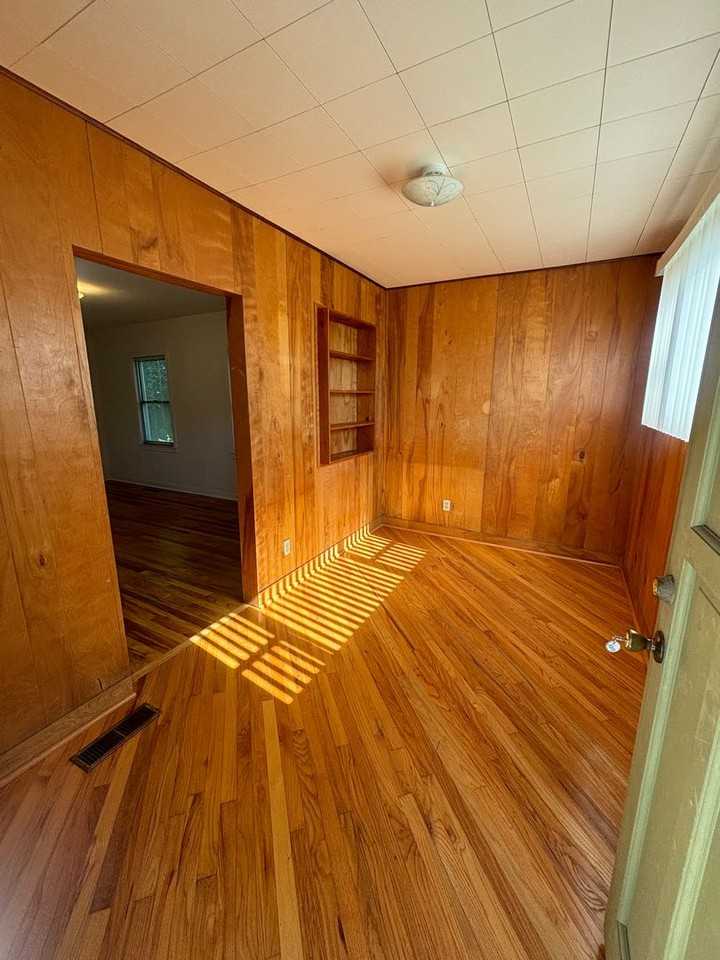 522 Collins Dr - Photo 2 of 30