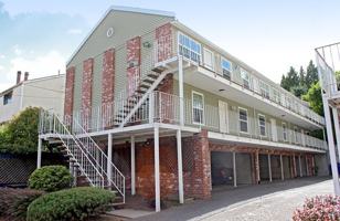 featured image of 3803 3803 - 3805 SE Cesar Chavez Blvd