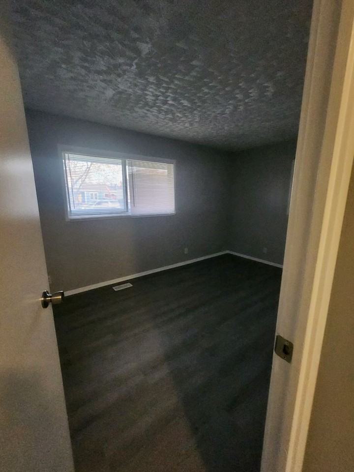 3530 N Galeston Ave - Photo 3 of 7