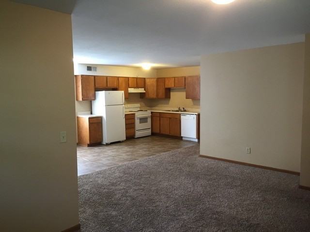 913 Colorado Street - Photo 4 of 18