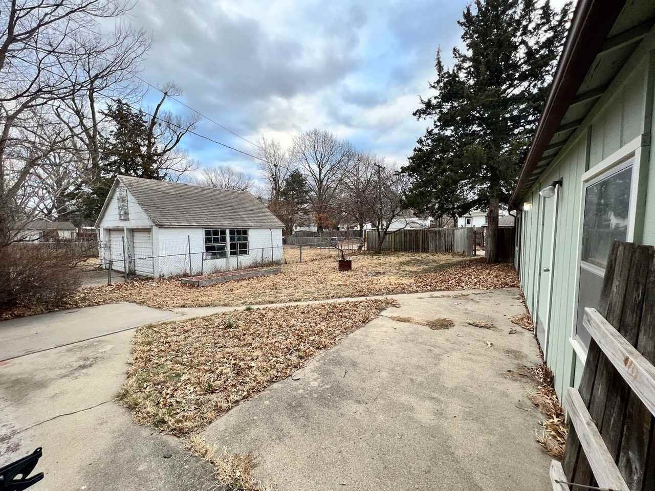 1619 Pierre St #A - Photo 3 of 19