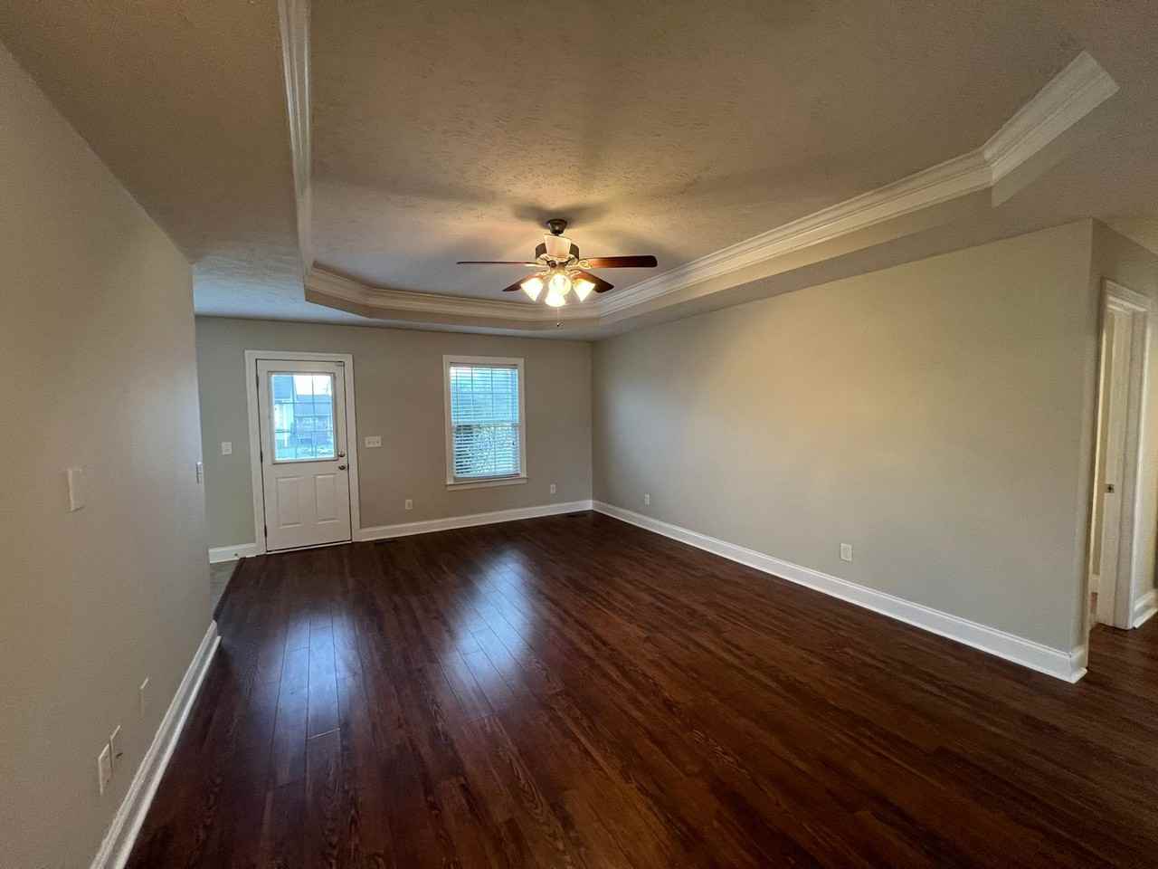 1018 Halverson Dr - Photo 2 of 21