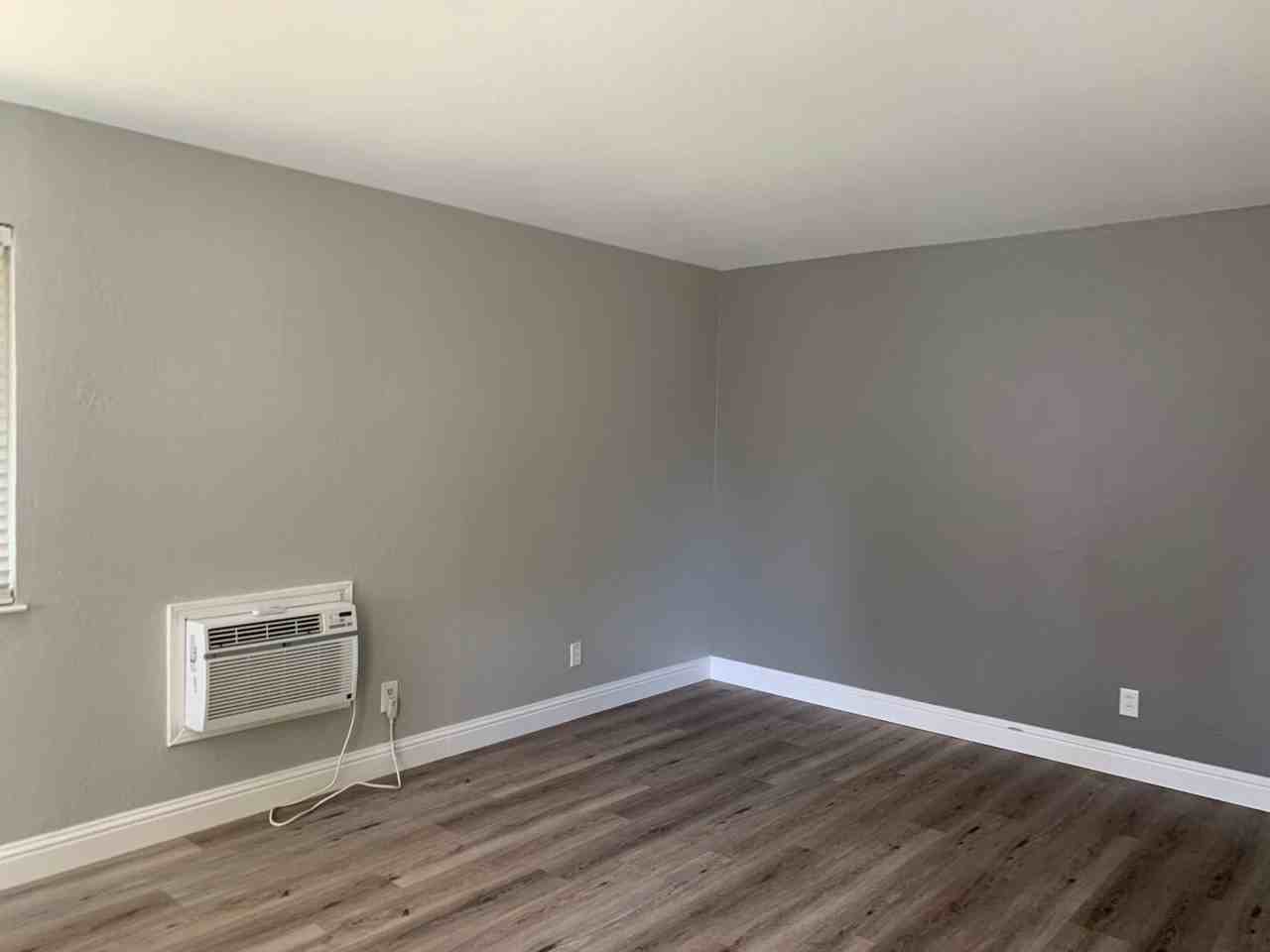 7581 Tamoshanter Way - Photo 2 of 5
