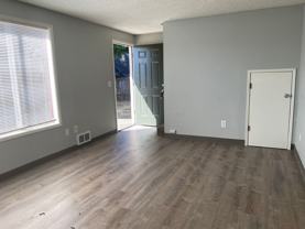 P14616 - Photo 1 of 1