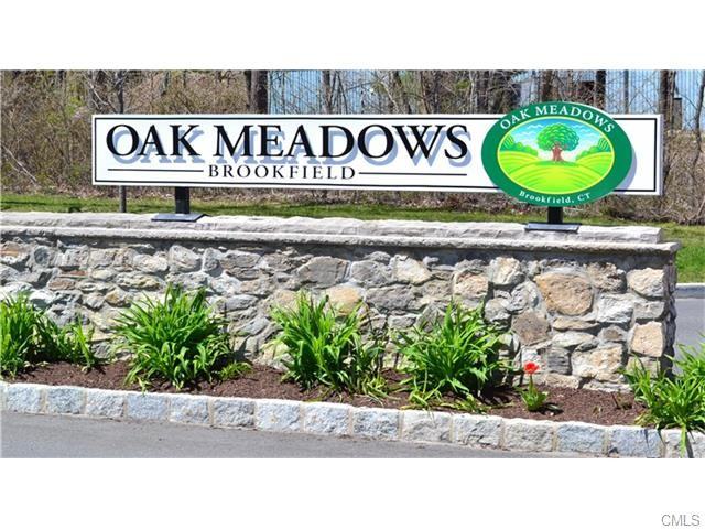 22 Oak Crest Dr #1203 - Photo 2 of 14