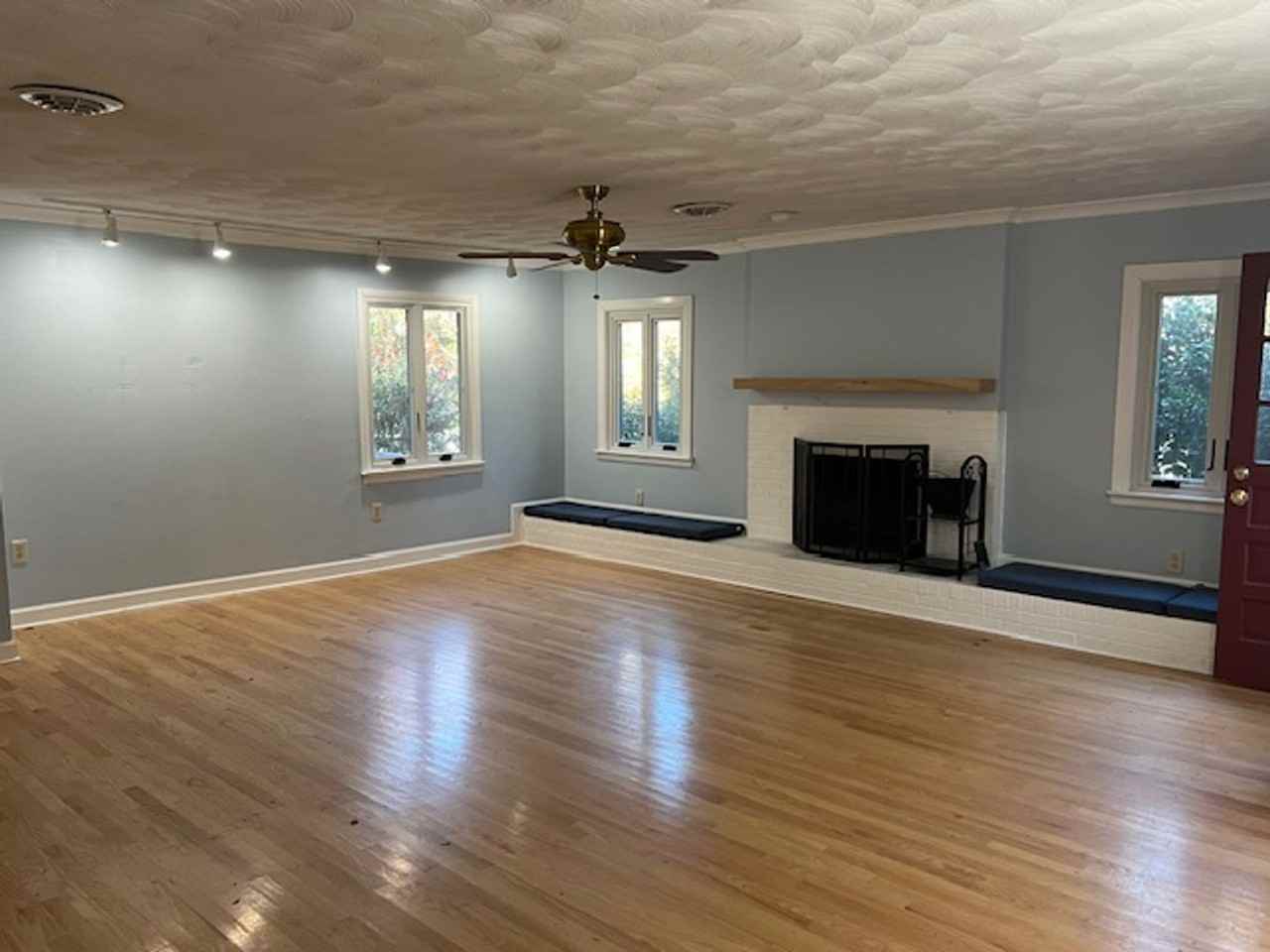 2300 Sterling Point Dr - Photo 2 of 18