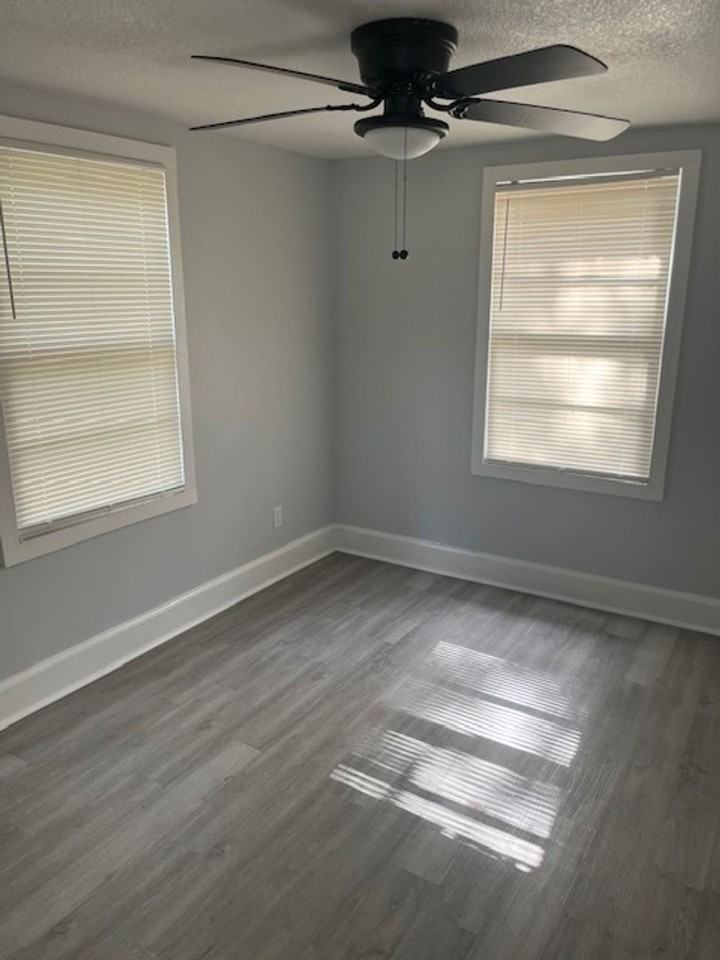 2310 Willingham Dr - Photo 4 of 5