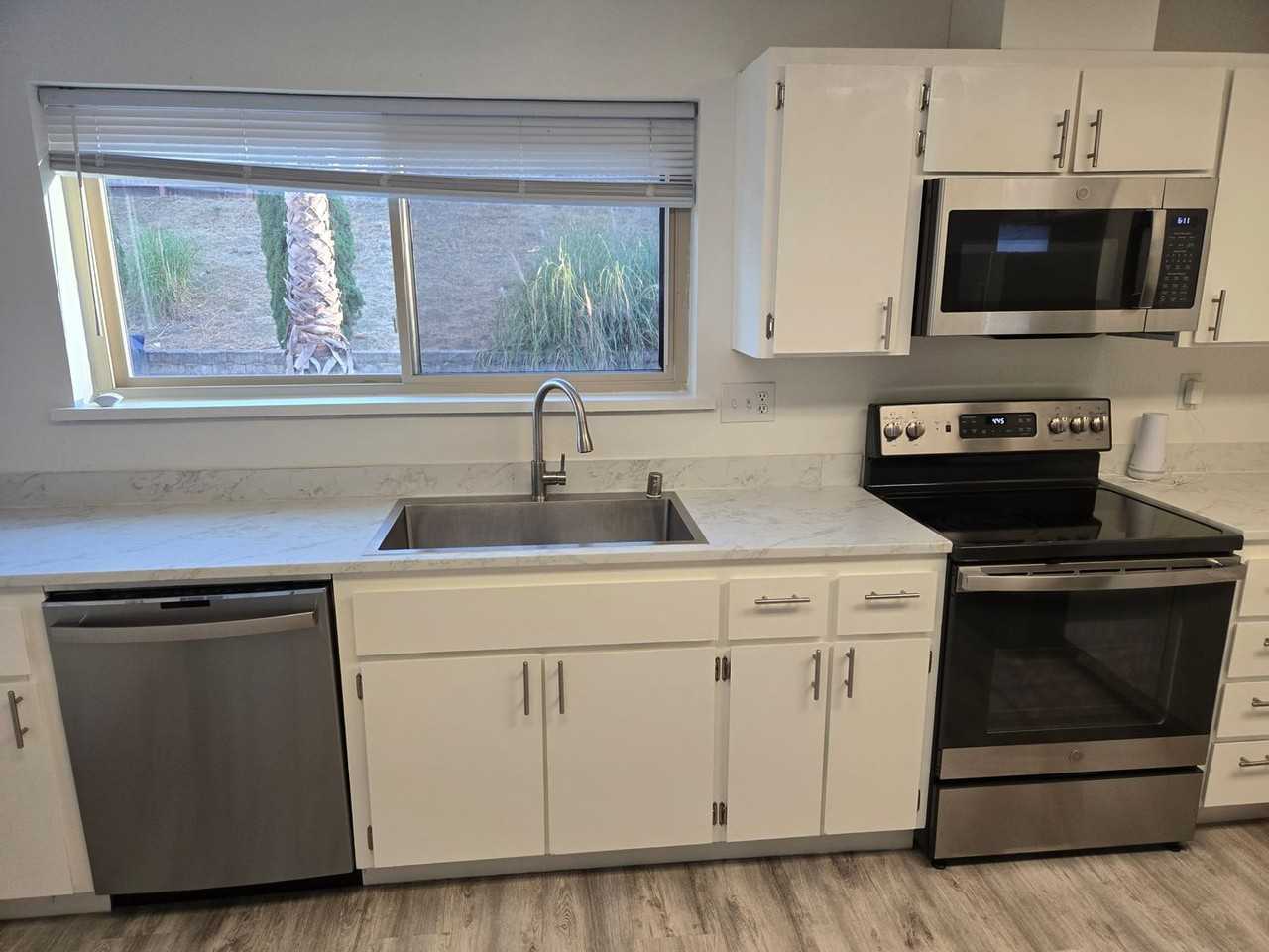 145 Goldenrod Dr - Photo 2 of 18