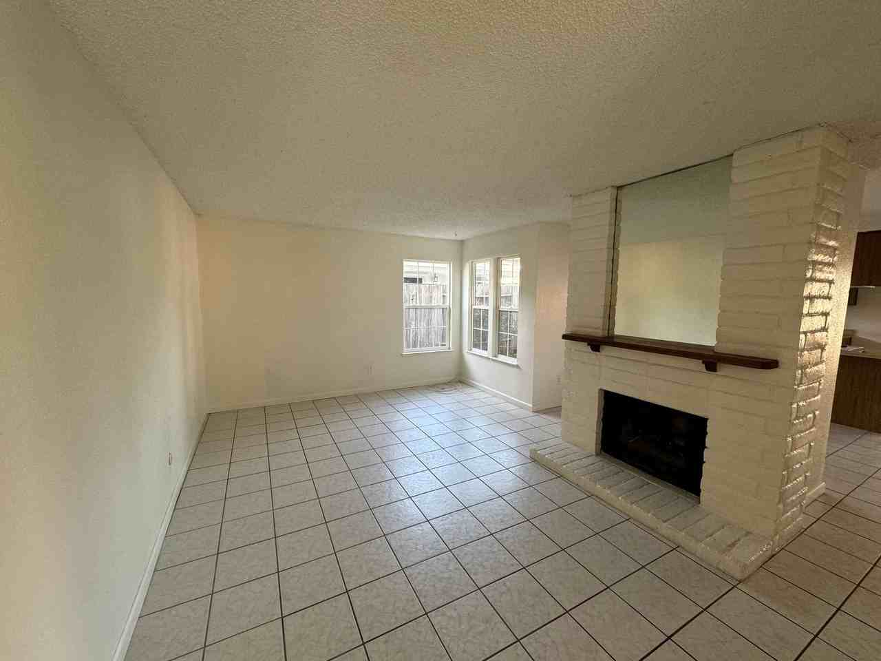 7638 Plaid Cir - Photo 3 of 7